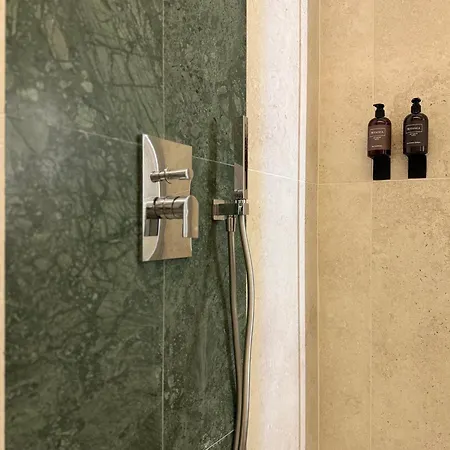 Anno13suites Πανσιόν